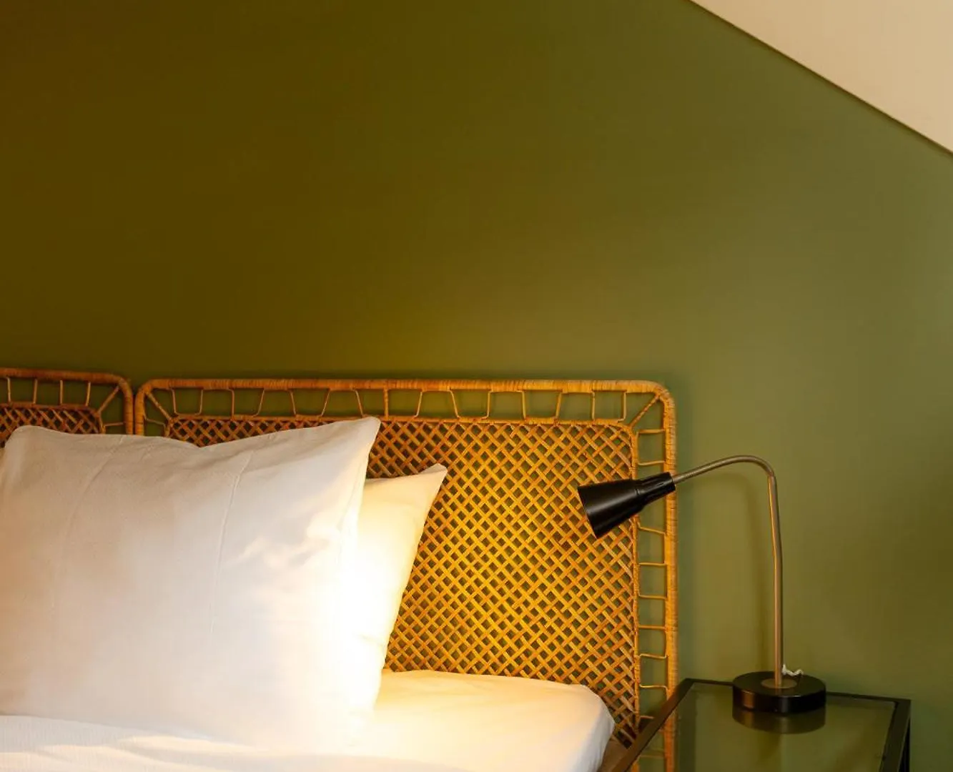 FLOATS by H2OTEL Rotterdam Hotel