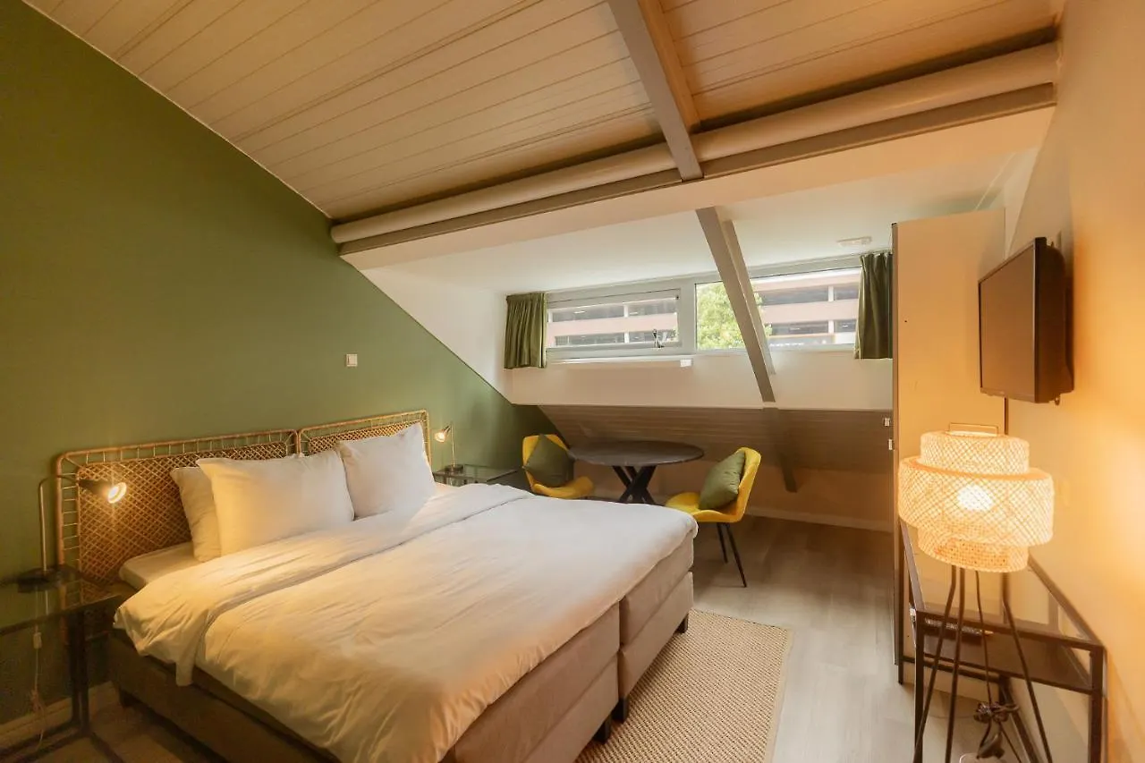 FLOATS by H2OTEL Rotterdam Hotel