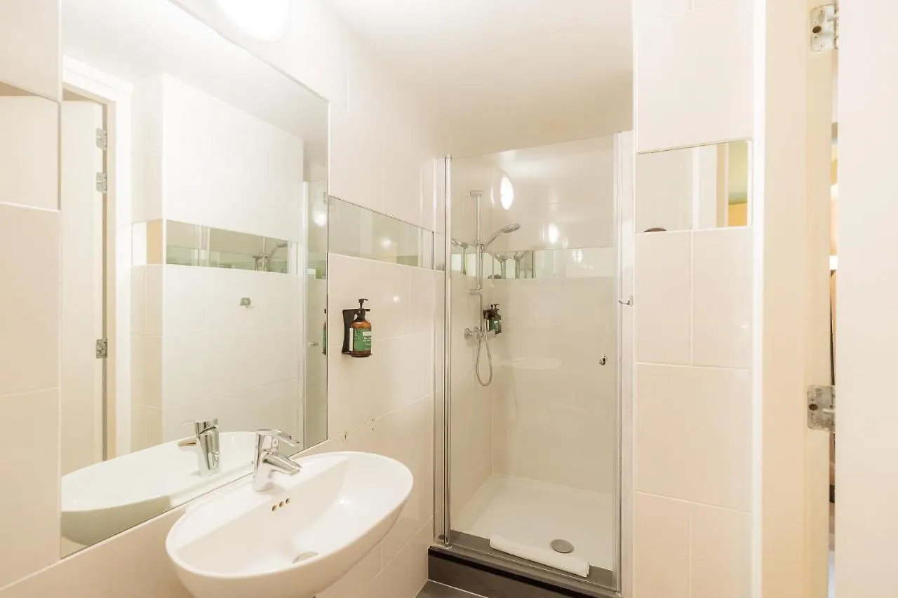 Hotel FLOATS by H2OTEL Rotterdam